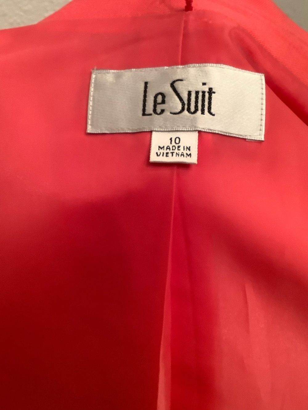 Le Suit Coral Blazer with Notched Lapel - Picture 5 of 7